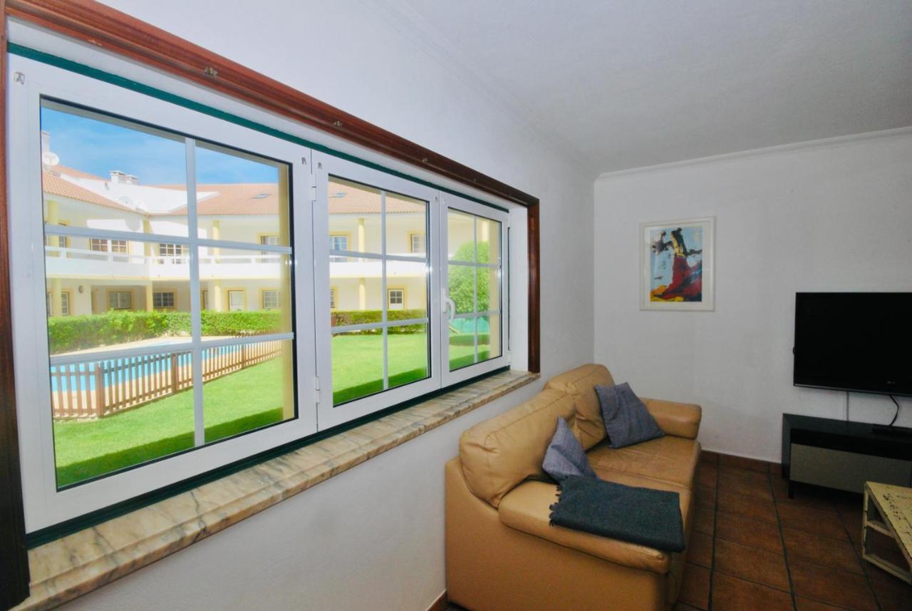 Casa Pedro - Baleal Beach, Balcony, Pool Exterior photo