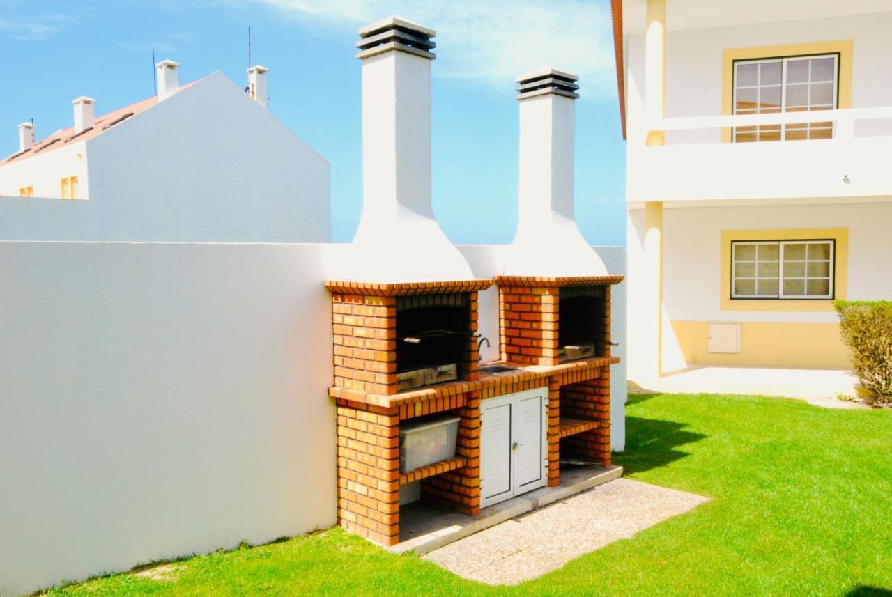Casa Pedro - Baleal Beach, Balcony, Pool Exterior photo