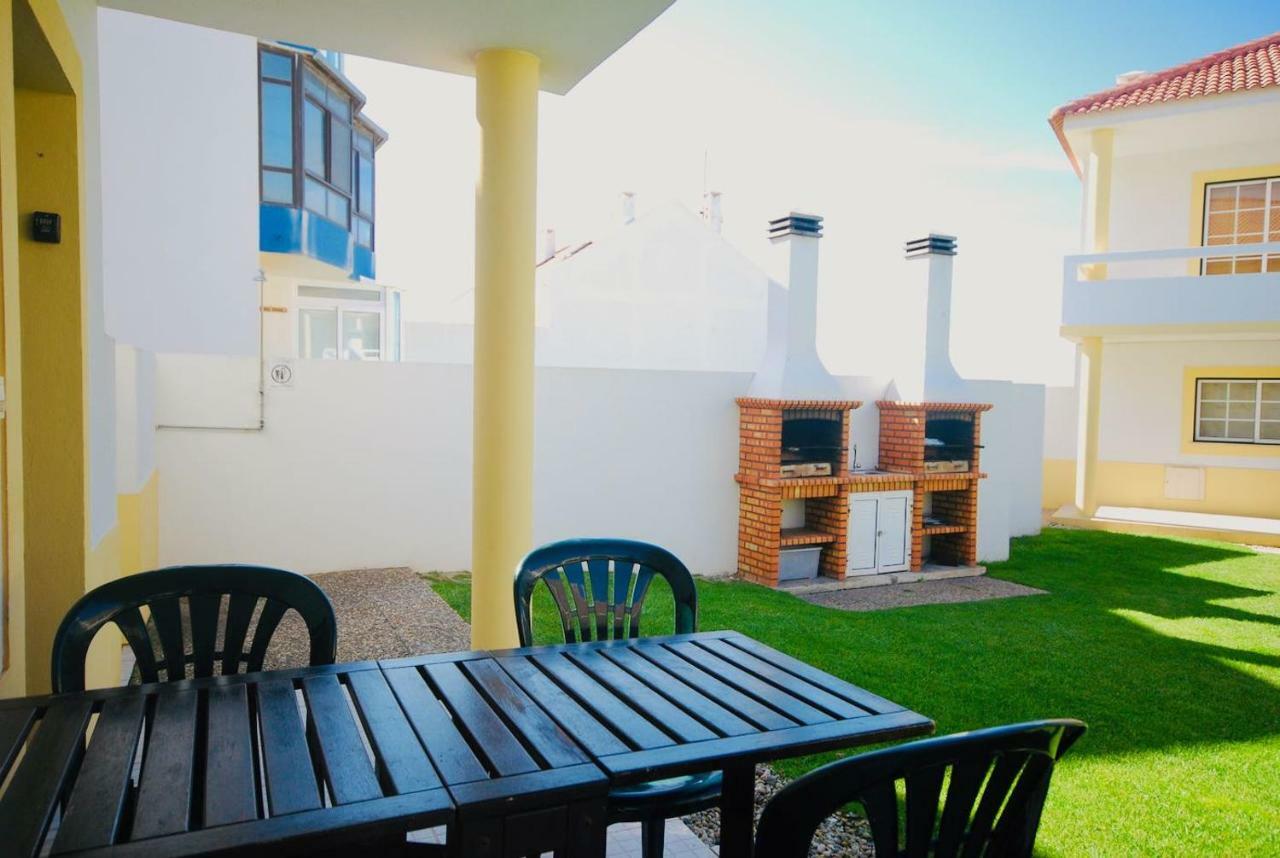 Casa Pedro - Baleal Beach, Balcony, Pool Exterior photo